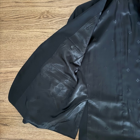 Men’s suit - Picture 4 of 7